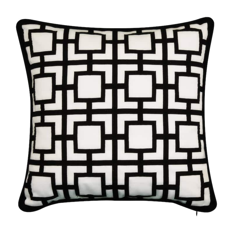 Edie At Home Modern Links Applique Indoor & Outdoor Decorative Throw Pillow, Black