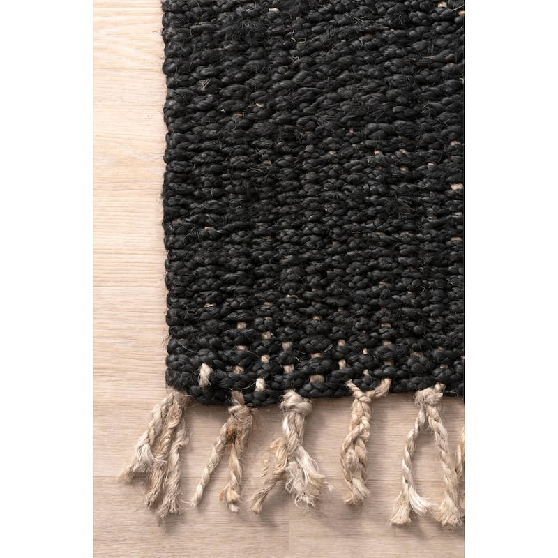 Nuloom Handmade Benavides Tassel Area Rug