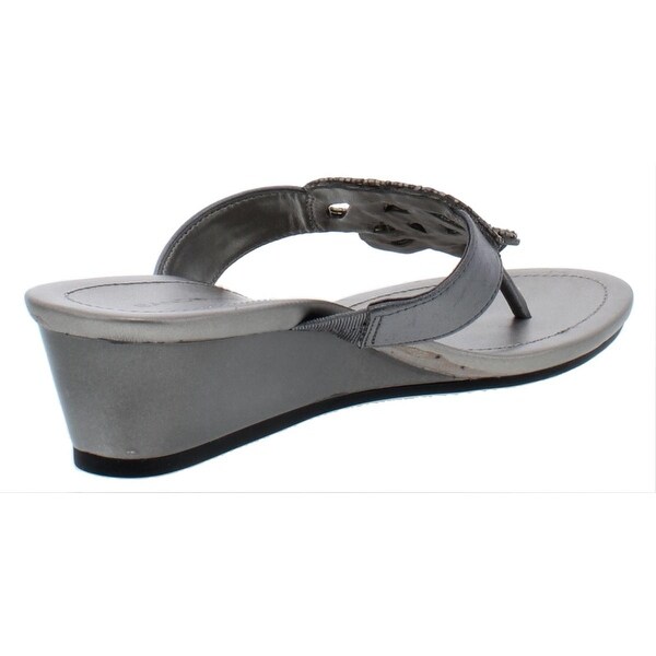bandolino thong sandals