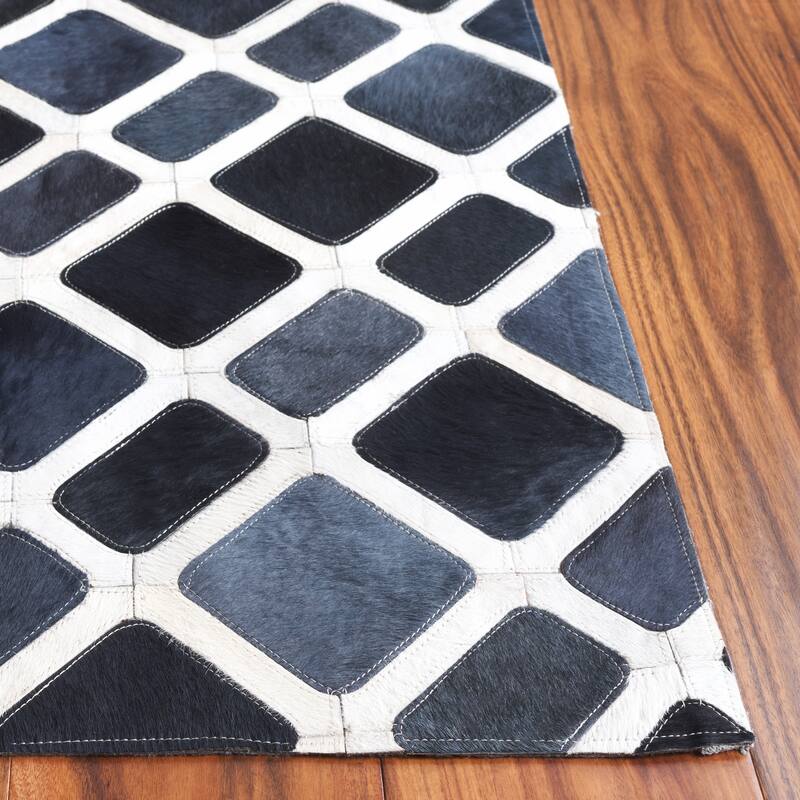 SAFAVIEH Hand-Woven Studio Leather Marikukka Modern & Contemporary Leather Rug - 2'3" x 7' Runner