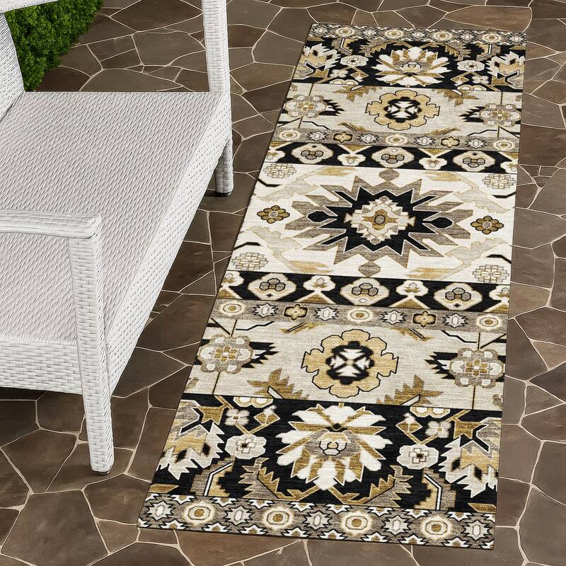 Machine Washable Indoor/ Outdoor Traditional Aspen Chantille Rug - Black - 2'3" x 7'6"