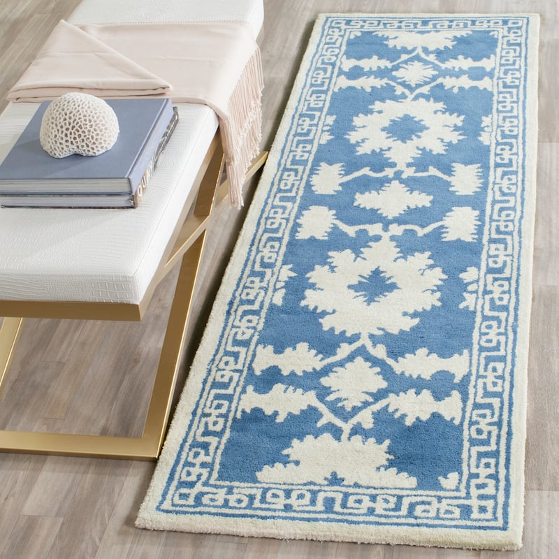 SAFAVIEH Handmade Bella Yosun Modern Floral Wool Rug - 2'3" x 7' Runner - Blue/Ivory