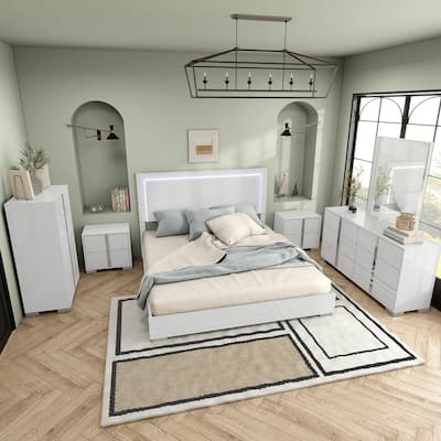 Furniture of America Erina Modern Glossy 6-Piece Panel Bedroom Set