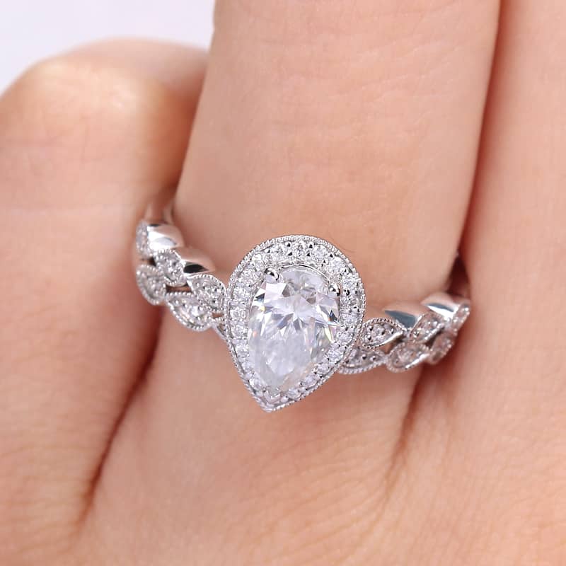 Miadora 1 1/6ct DEW Pear-cut Moissanite Halo Teardrop Bridal Ring Set in Sterling Silver