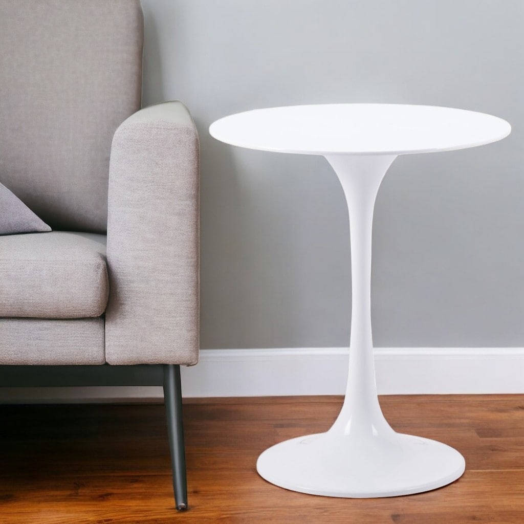 HomeRoots 23" White Steel Round Pedestal End Table - 20' X '23.2' X '20