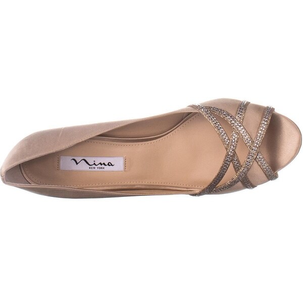 nina manon peep toe pump