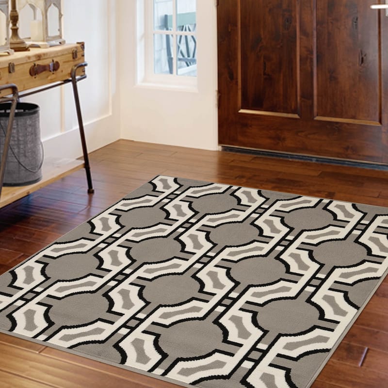 Modern Geometric Art-Deco Trellis Power-Loomed Indoor Area Rug by Superior
