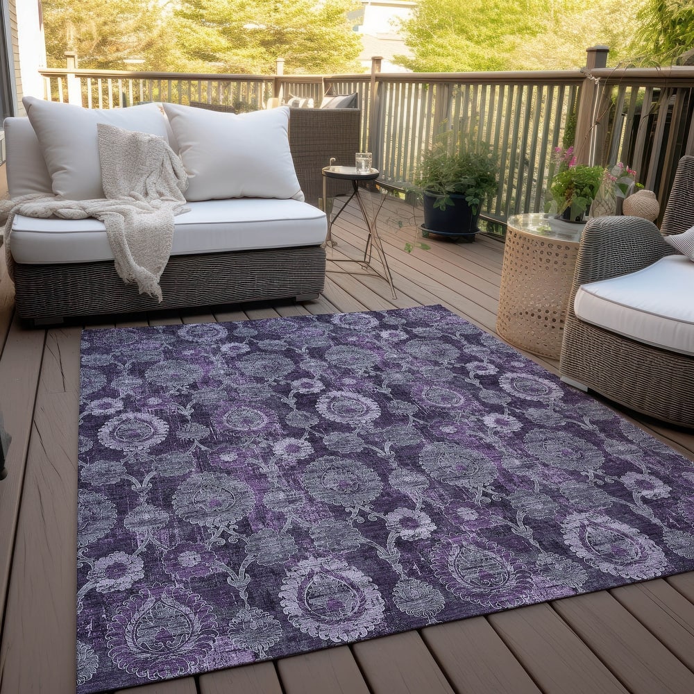 Machine Washable Indoor/ Outdoor Chantille Traditional Floral Rug