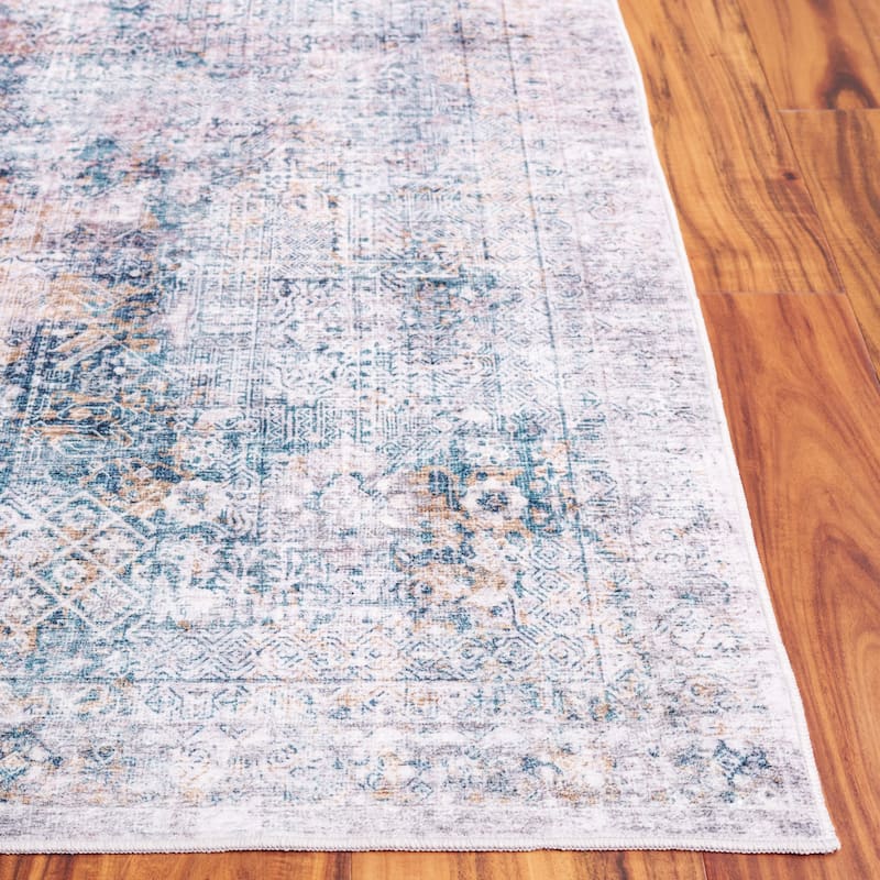 SAFAVIEH Santa Monica Linna Traditional Rug