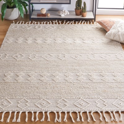 SAFAVIEH Handmade Natura Moschka Wool Rug