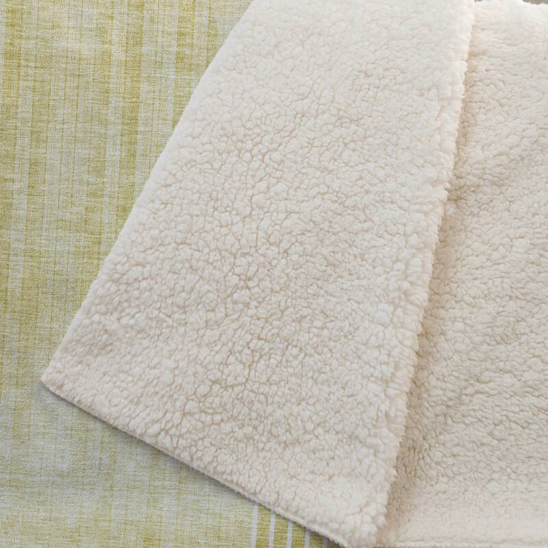 Premium Machine Washable Casual Geo Sherpa Throw Blanket