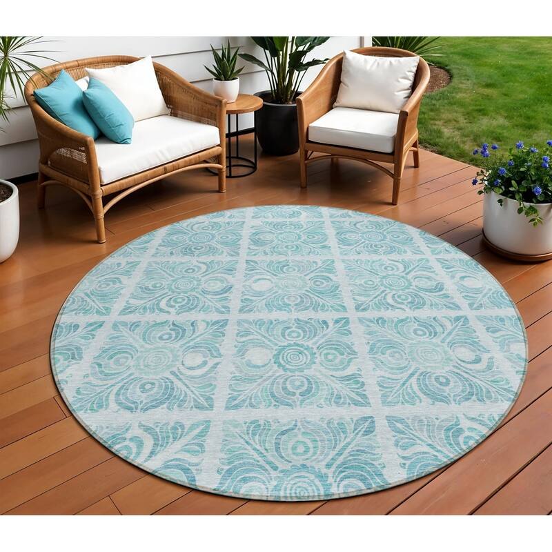 HomeRoots Medallion Transitional Rectangle Outdoor Rug - 8' Round
