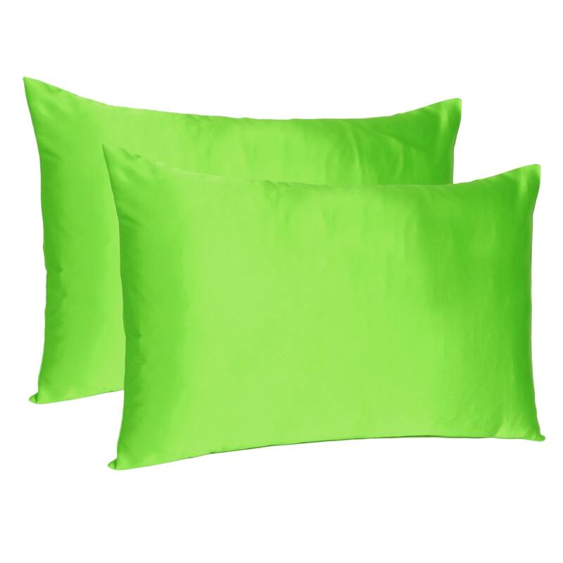 HomeRoots Bright Green Dreamy Set Of 2 Silky Satin Standard Pillowcases