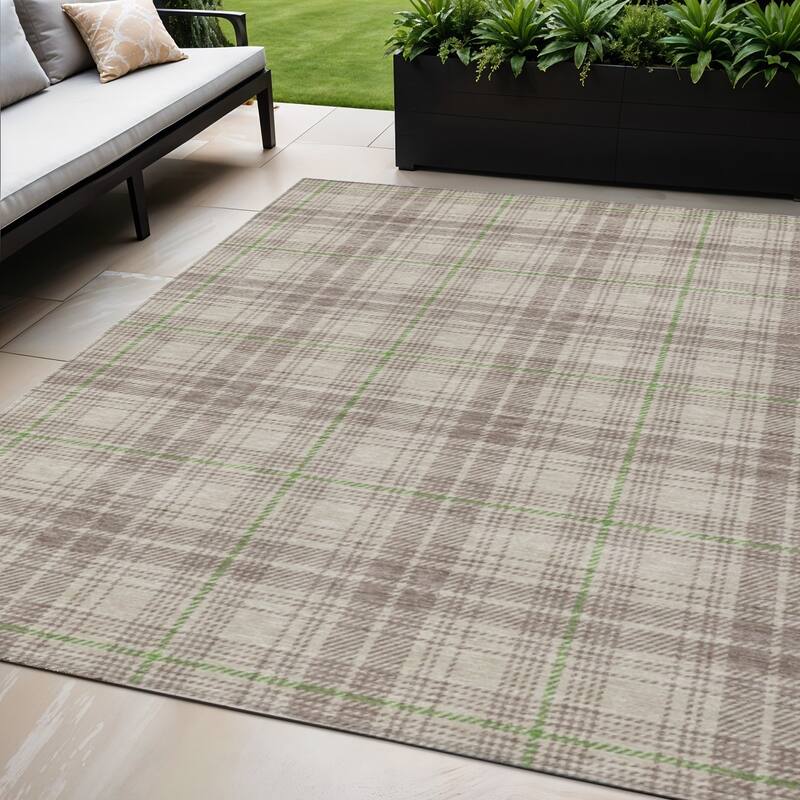 HomeRoots Plaid Transitional Rectangle Outdoor Rug - 5' X 8'