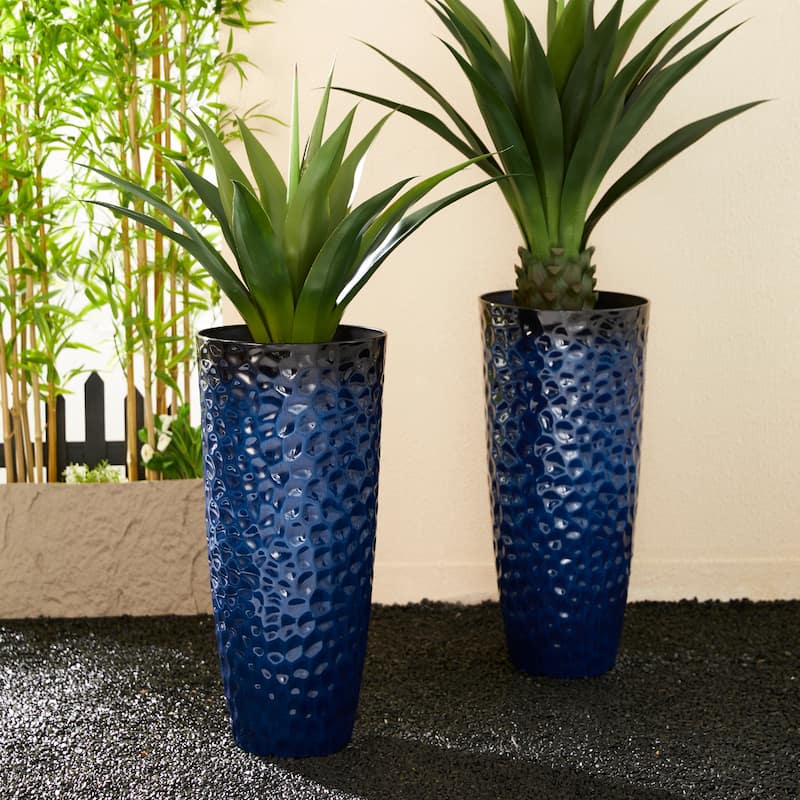 Glitzhome 31"H Set of 2 Oversized Eco-Friendly PP and Stone Honeycomb Textured Red Tall Plastic Planter