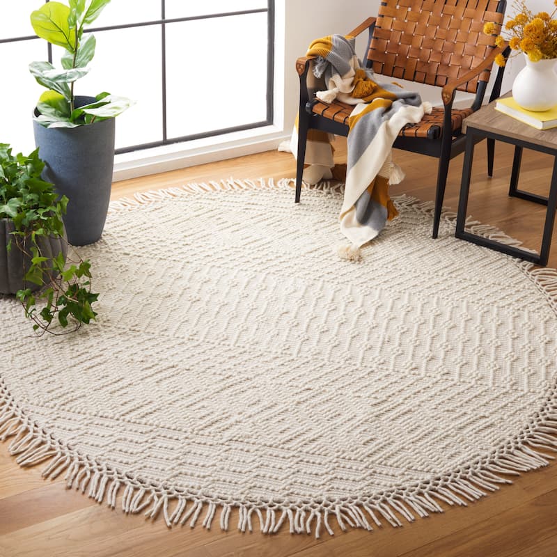 SAFAVIEH Handmade Natura Estel Wool Fringe Rug - 6' Round - Ivory