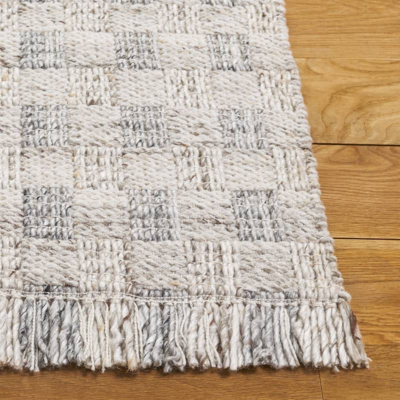 SAFAVIEH Handmade Renewal Friedlinde Rug