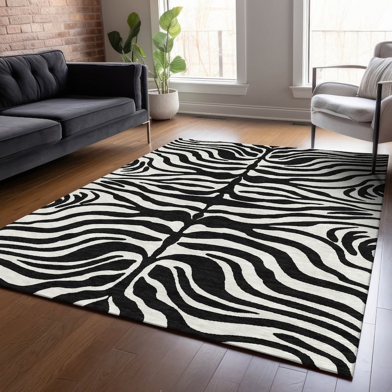 Machine Washable Indoor/ Outdoor Modern Animal Print Chantille Rug - Black - 9' x 12'