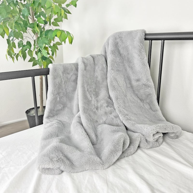 The Mood Rex FauxFur Throw - Light Gray