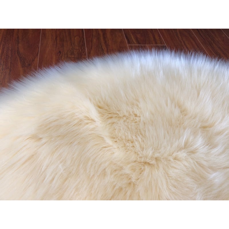 Silver Orchid Nansen Luxurious Faux Sheepskin Round Shag Area Rug