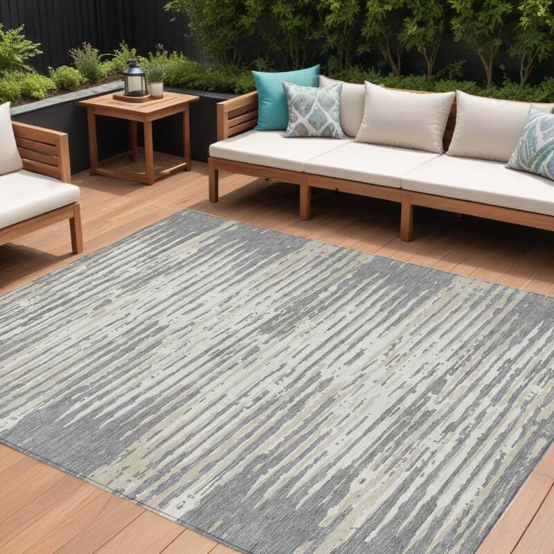 HomeRoots Striped Transitional Rectangle Outdoor Rug - 8' X 10'