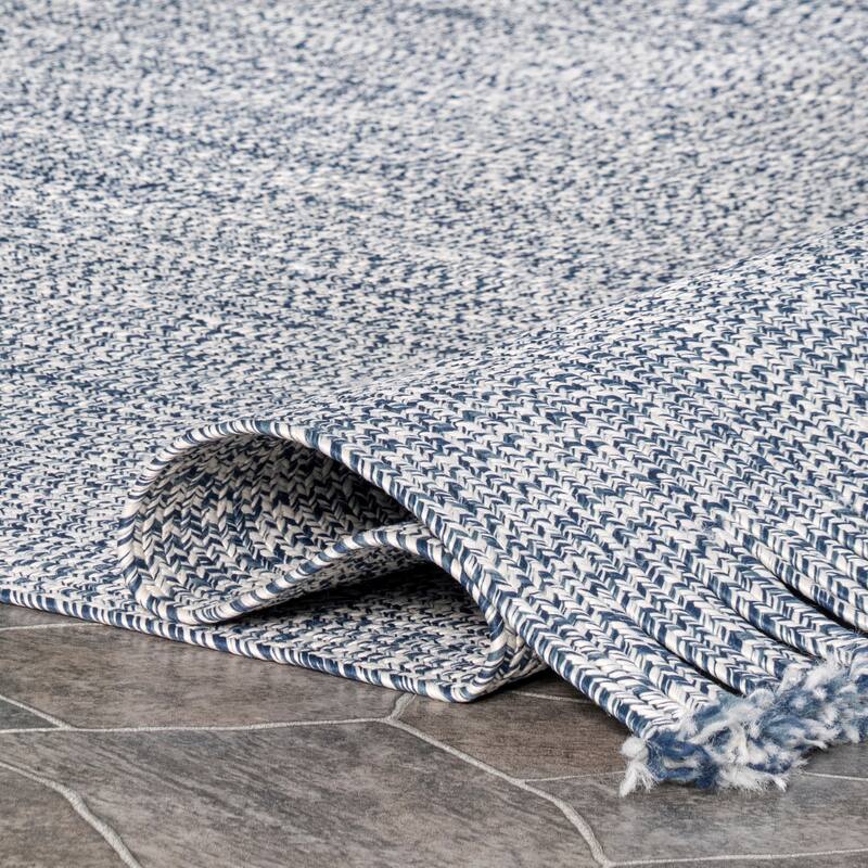 Nuloom Braided Courtney Tassel Indoor/Outdoor Area Rug
