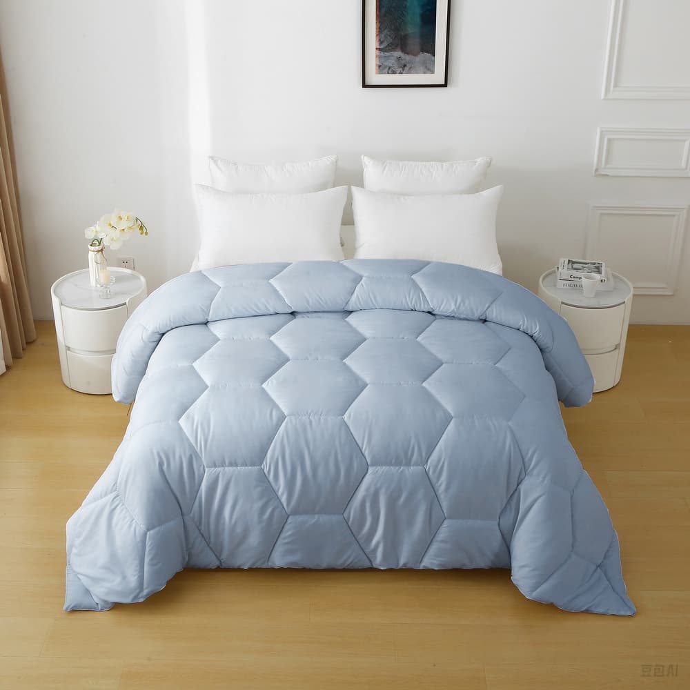 Better Style Home Oversized Microfiber Honeycomb Comforter Insert