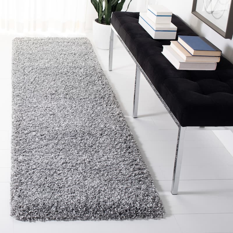 SAFAVIEH Evolution Shag Gwenaele Solid 1.8-inch Thick Rug