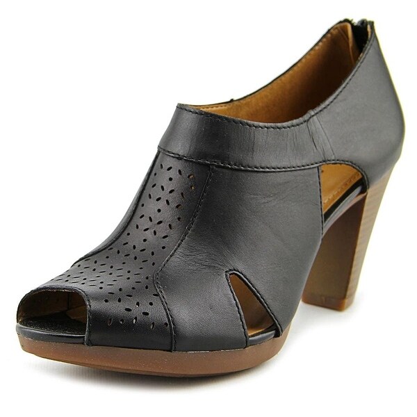clarks peep toe pumps