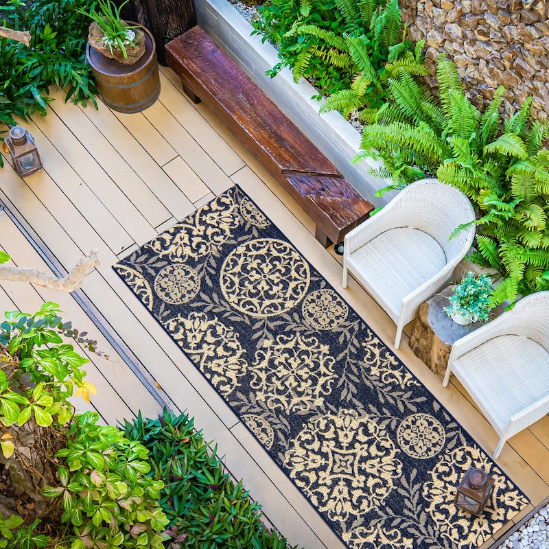 Gertmenian Solterra Bohemian Moroccan Global Weather Resistant Polypropylene Flatweave Indoor/ Outdoor Area Rug Collection