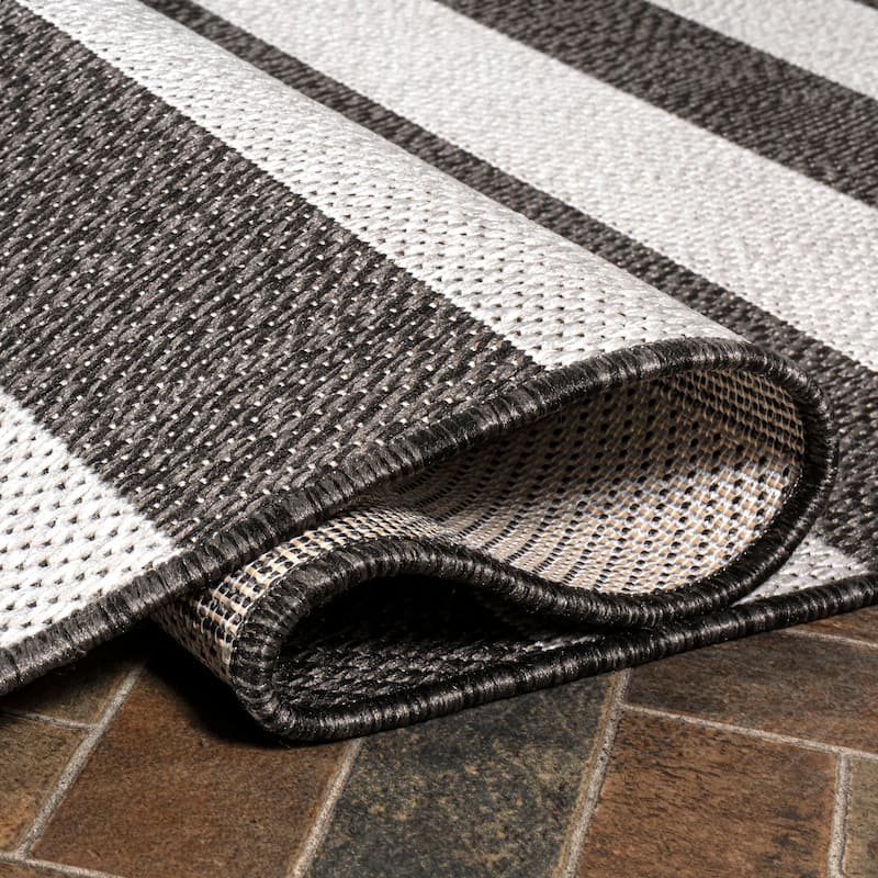 JONATHAN Y Vinales Two-Tone Wide Stripe Indoor/Outdoor Area Rug