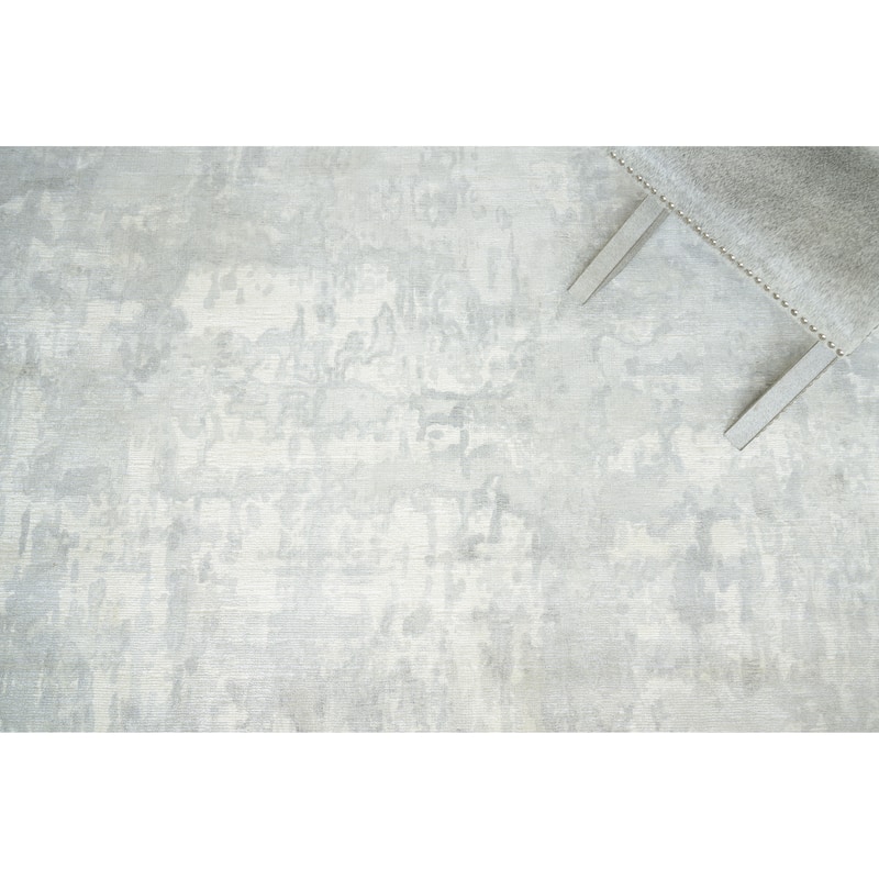 EXQUISITE RUGS Murano Hand-loomed Wool/Bamboo Silk Silver Area Rug.