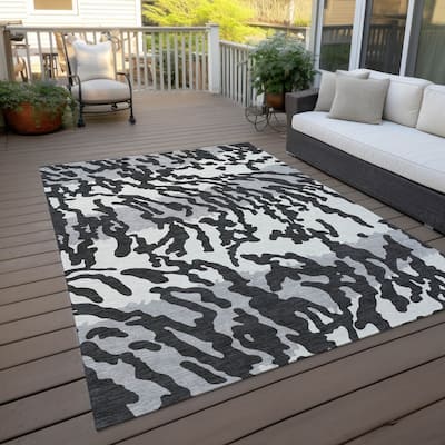 Machine Washable Indoor/ Outdoor Chantille Abstract Animal Print Rug