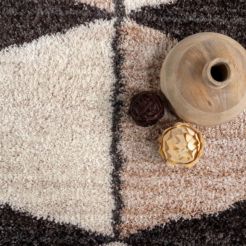 Nuloom Micah Diamond Shag Tassel Area Rug