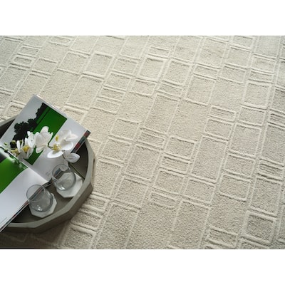 Soho Handmade Hand Tufted New Zealand Wool Silver/Ivory Area Rug.
