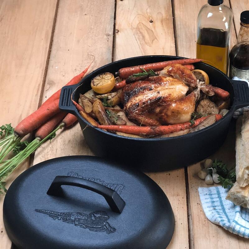 Bayou Classic 6-qt Cast Iron Oval Roaster with Lid