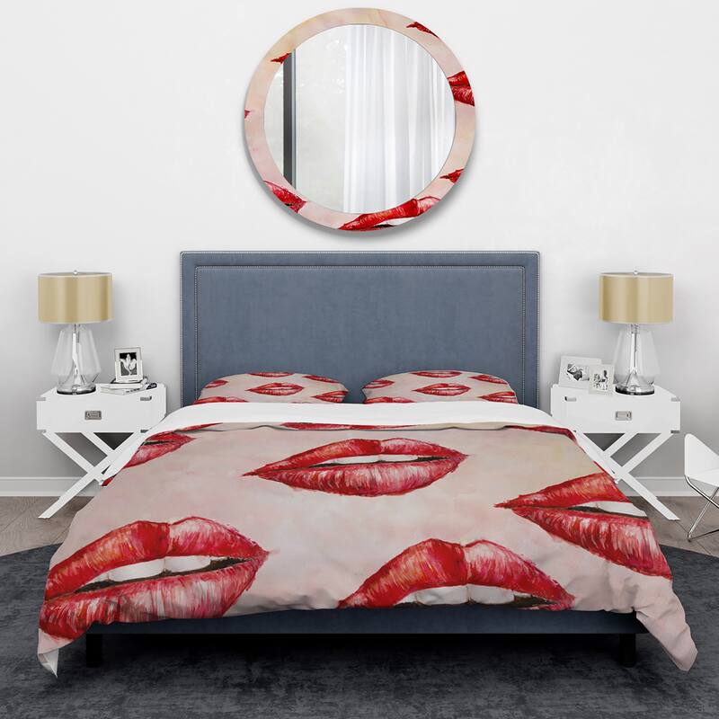 Designart 'Red Woman Lips Pattern' Modern Duvet Cover Comforter Set
