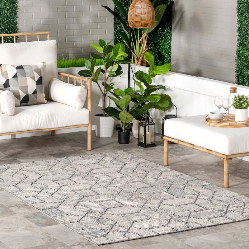 Nuloom Sandee High-Low Chain Links Indoor/Outdoor Area Rug.