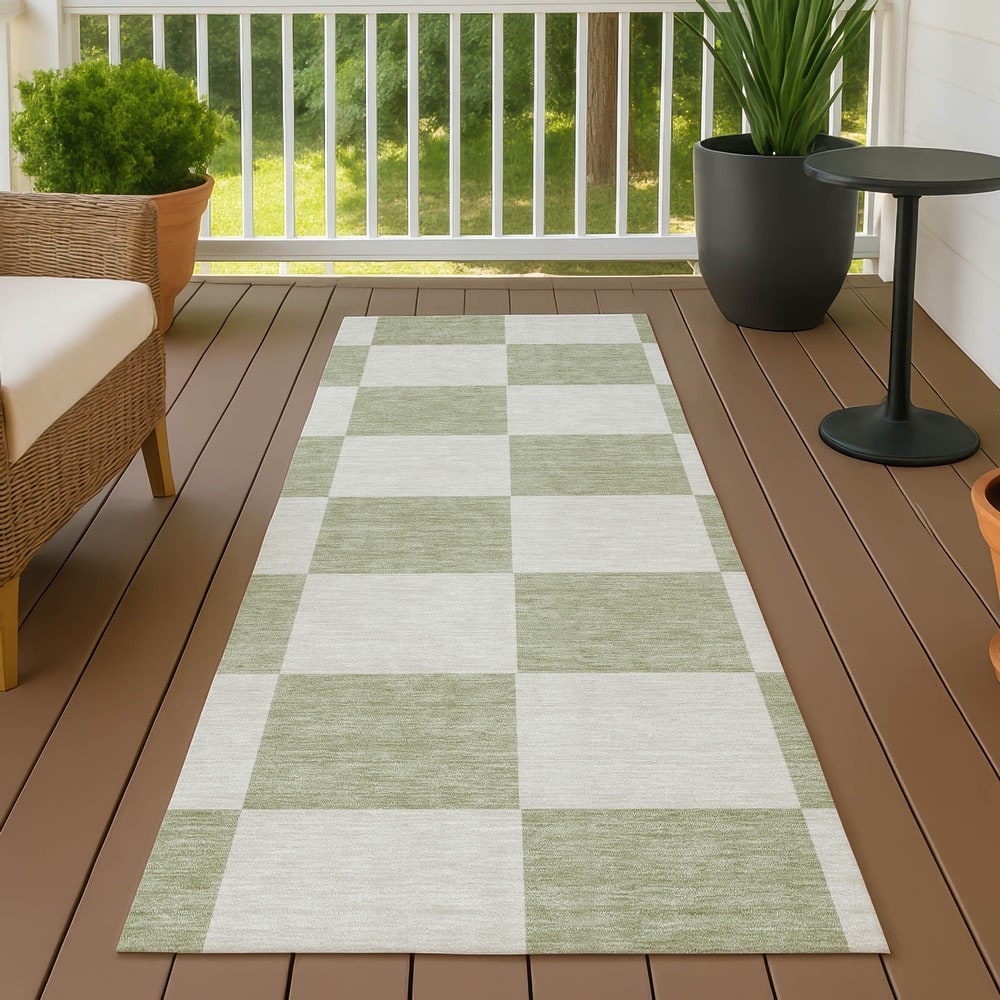 Machine Washable Indoor/ Outdoor Modern Checker Chantille Rug