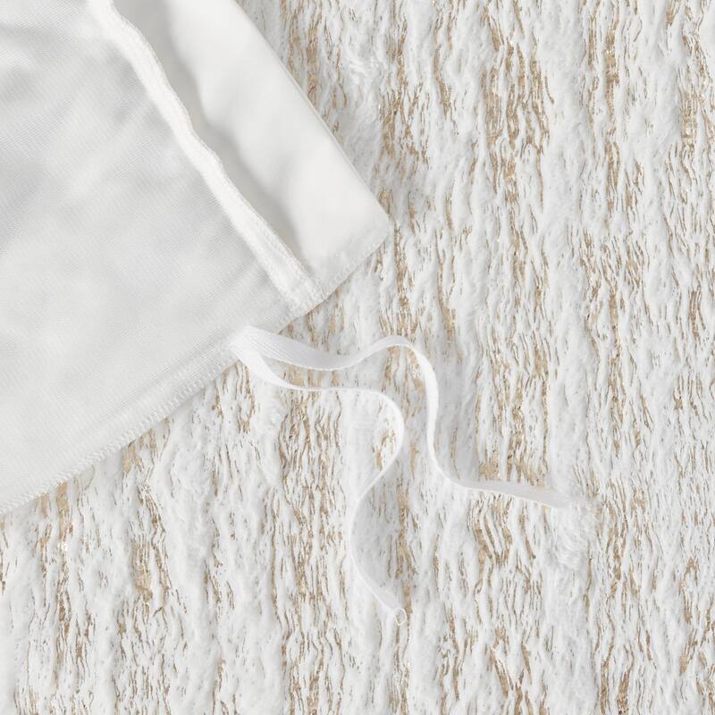 Intelligent Design Alaia Metallic Print Synthetic Fur Duvet Cover Set