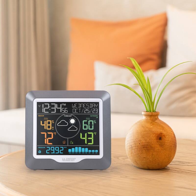 La Crosse Technology M73170 Color Weather Station with Pressure Graph