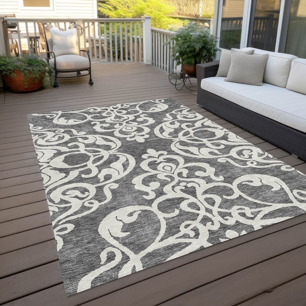 Machine Washable Indoor/ Outdoor Damask Glam Chantille Rug
