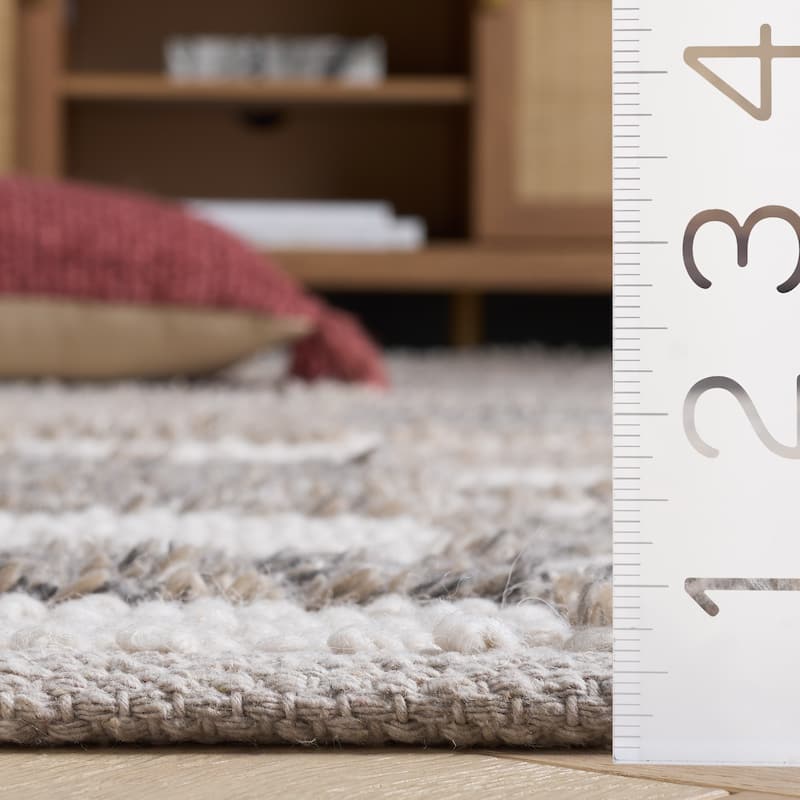 SAFAVIEH Handmade Natura Morane Wool Rug