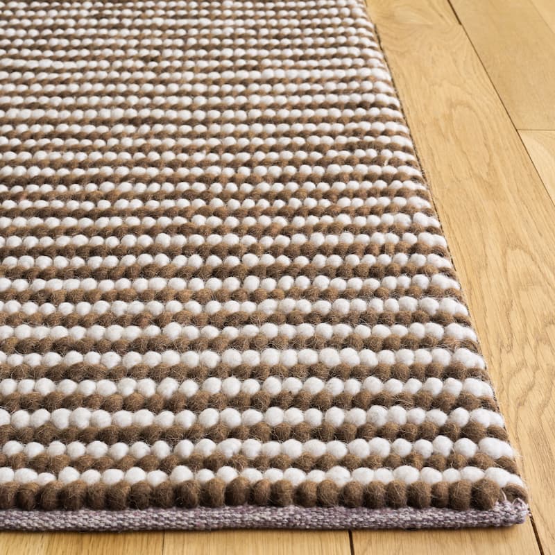 SAFAVIEH Handmade Natura Kinuko Wool Rug