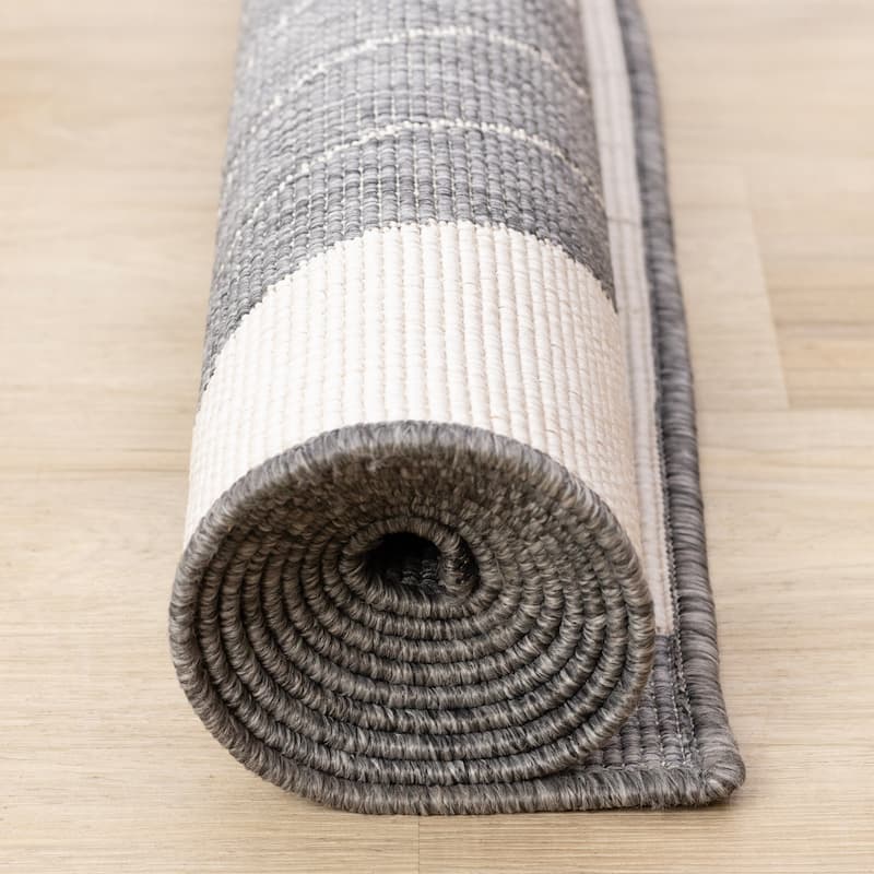 Grey White Double Arches Indoor/Outdoor Rug