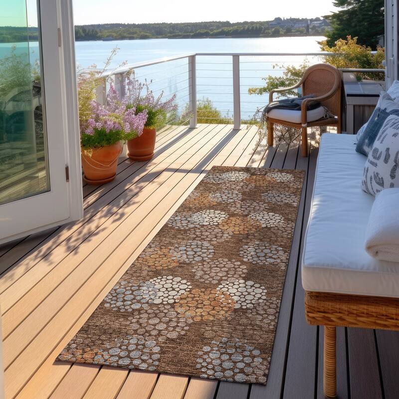 Machine Washable Indoor/ Outdoor Chantille Modern Bubbles Rug - Fudge - 2'3" x 7'6"