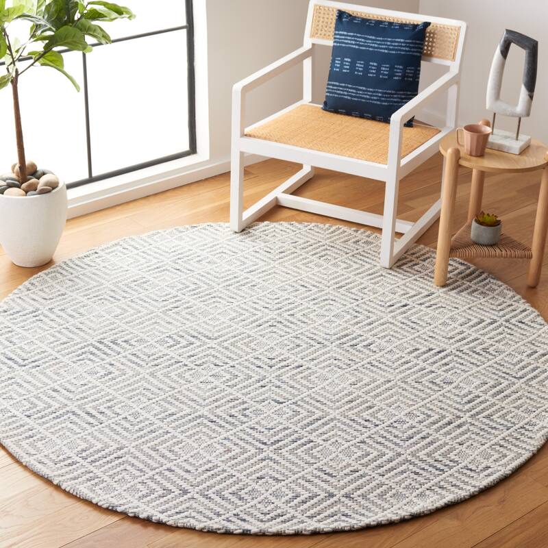 SAFAVIEH Handmade Marbella Latina Modern Wool Rug - 6' Round - Ivory/Black