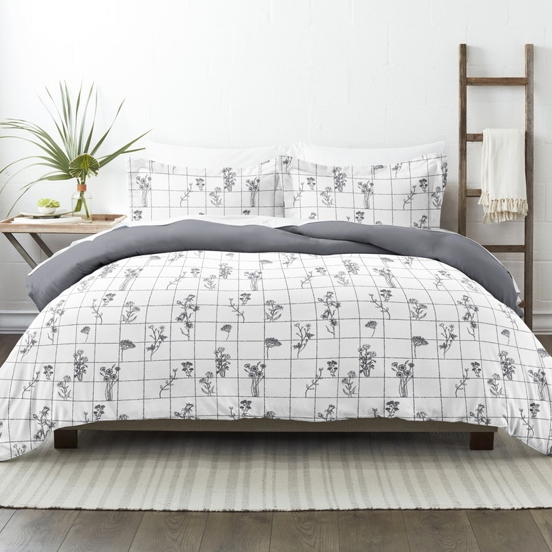 Becky Cameron Oversized Flower Field 3 Piece Reversible Duvet Cover Set
