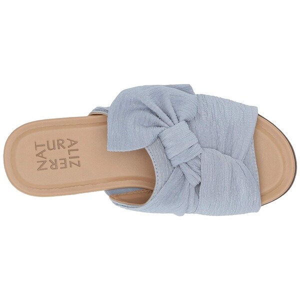 naturalizer flip flops