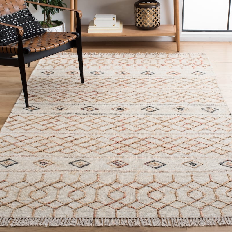 SAFAVIEH Handmade Natural Fiber Cajsa Boho Jute Fringe Rug